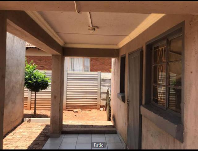 2 BEDROOM HOUSE FOR SALE IN FLORA PARK